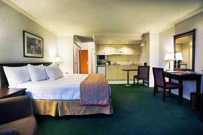 Harbour Towers Hotel & Suites Victoria