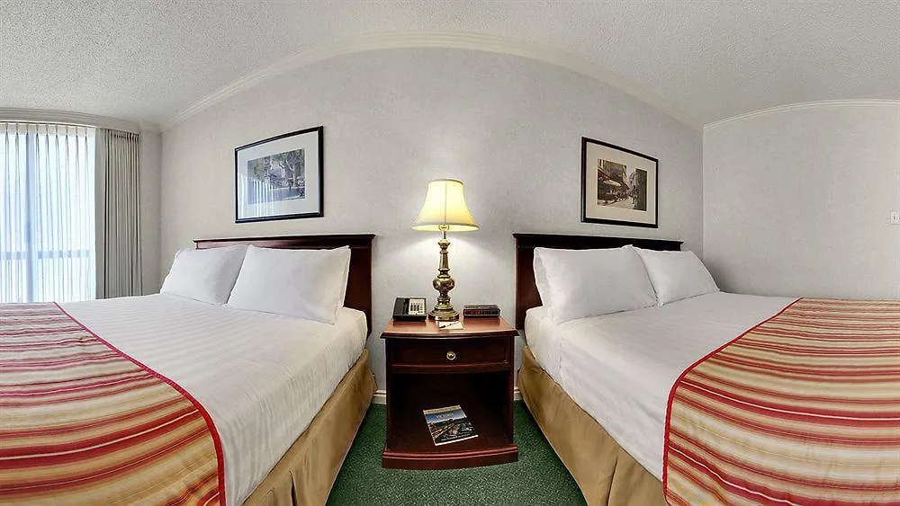 ***  Harbour Towers Hotel & Suites Виктория Канада