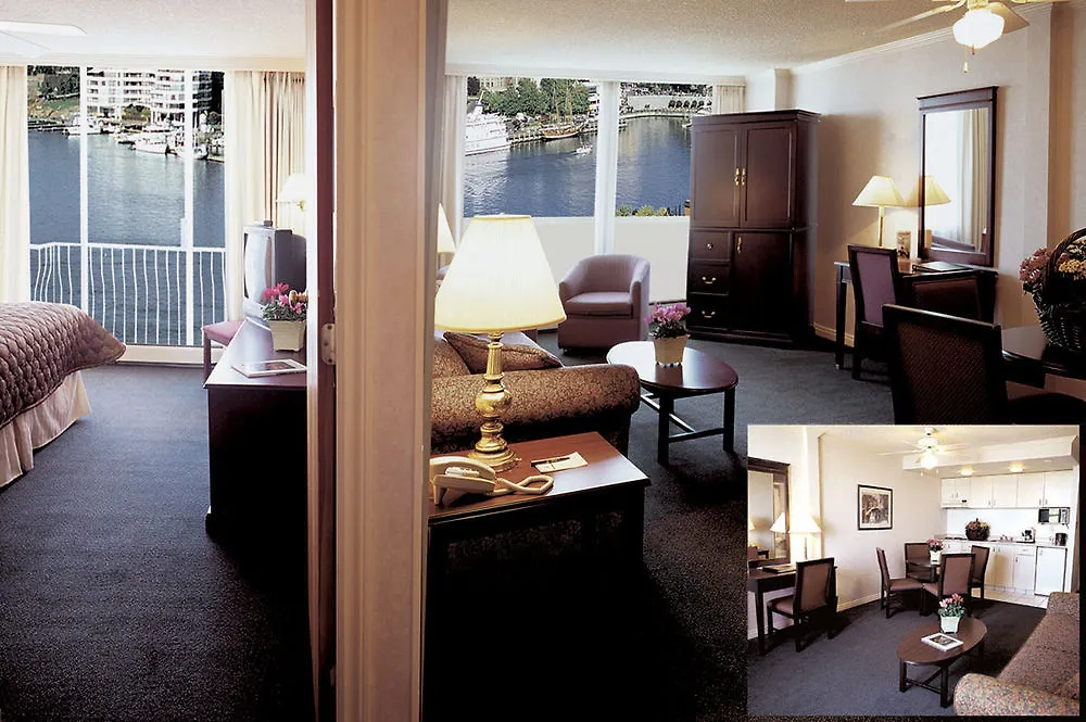 Harbour Towers Hotel & Suites فكتوريا